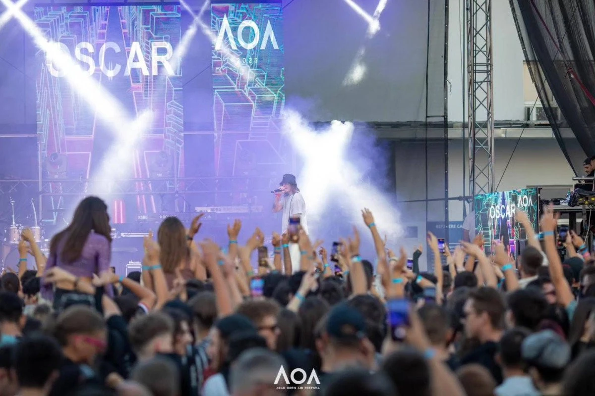 Muzică trap și multă voie bună în ultima seară a festivalului Arad Open Air