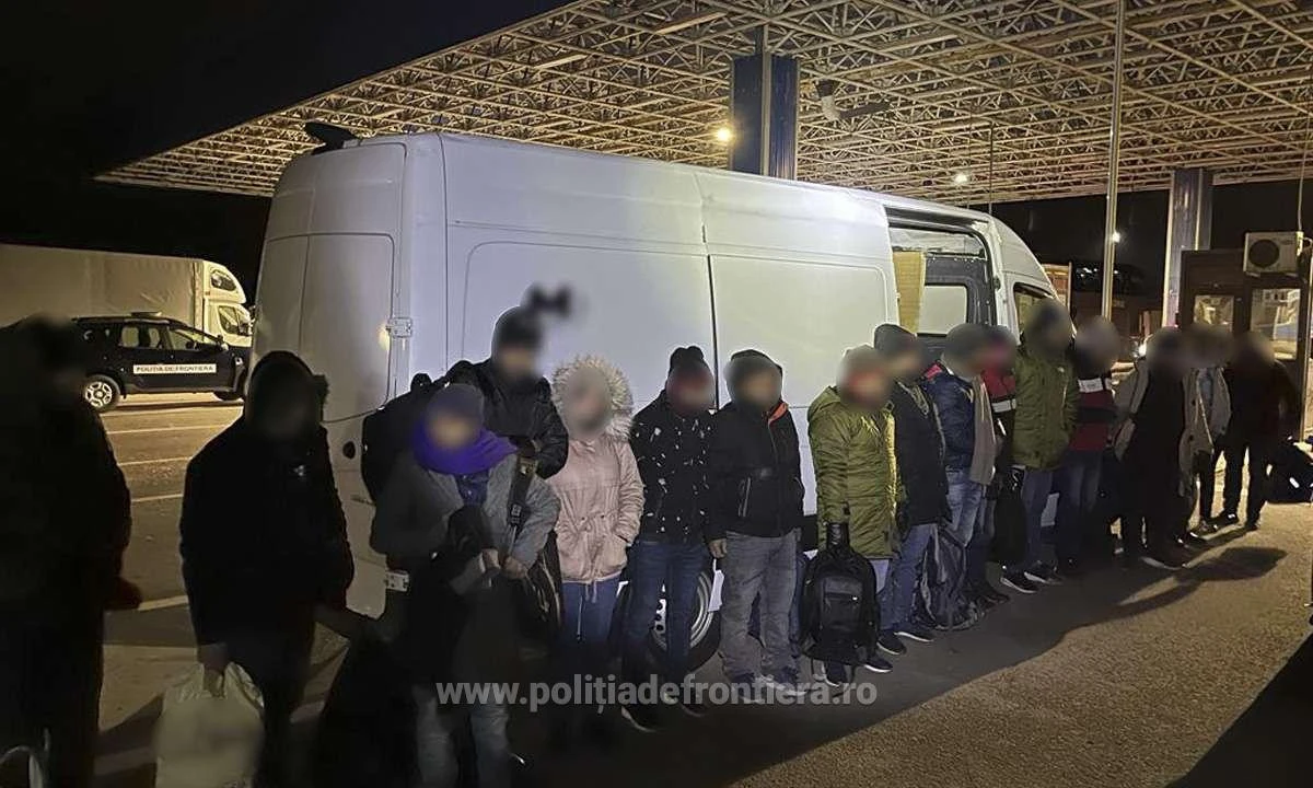 Nădlac II: 28 de cetățeni străini, depistați ascunși în două mijloace de transport