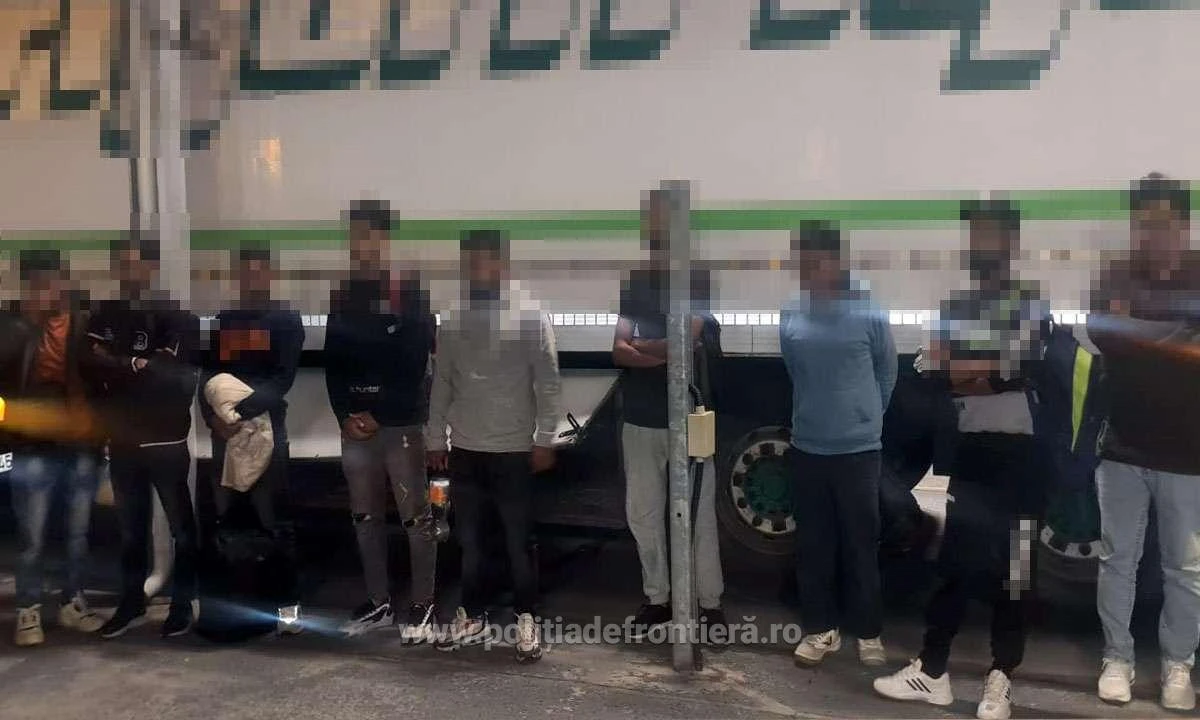 Nădlac II: Nouă refugiați, găsiți în lăzile laterale ale unui automarfar