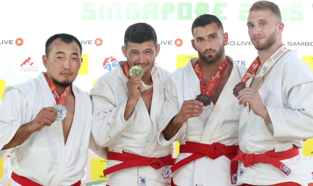 Nădlăcanul Cristian Bodîrlău este campion mondial la sambo pe plajă, iar „studentul” Natea a luat bronzul