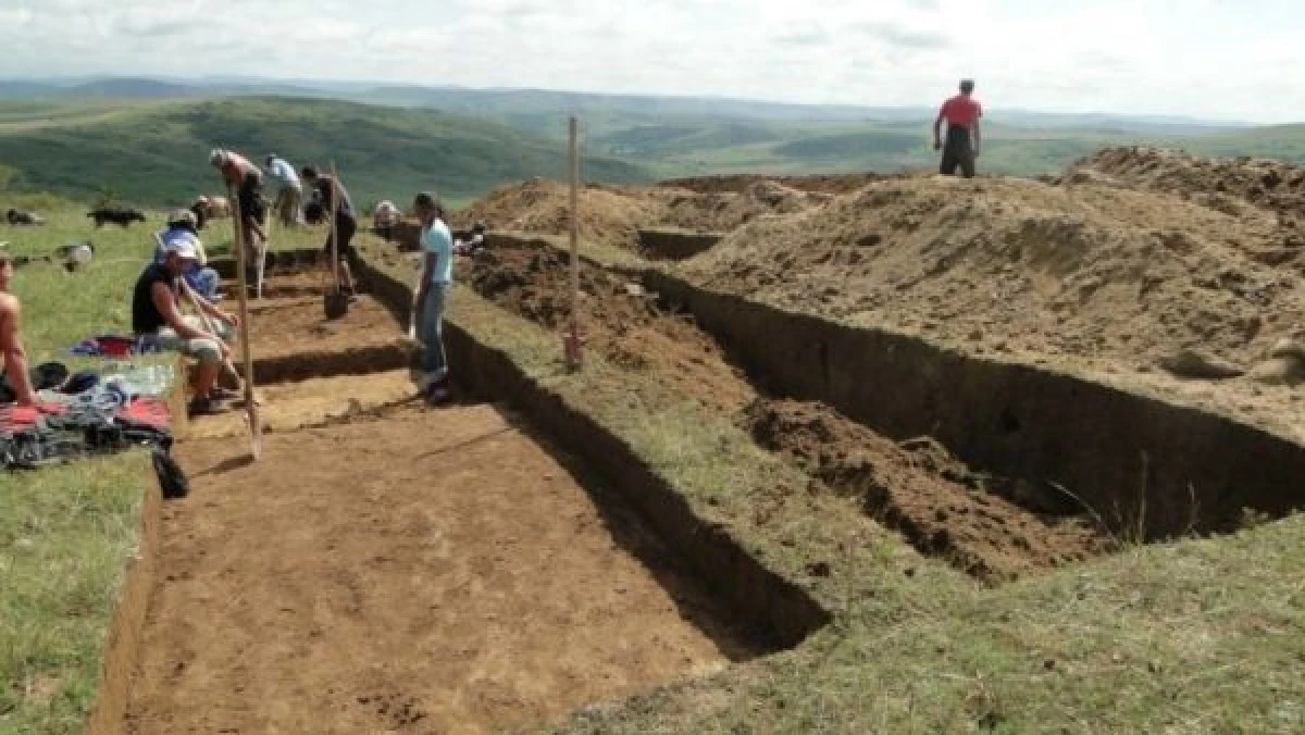 NECROPOLA CELTICA, DESCOPERITA PE AUTOSTRADA. UN ARADEAN, IN ECHIPA DE ARHEOLOGI