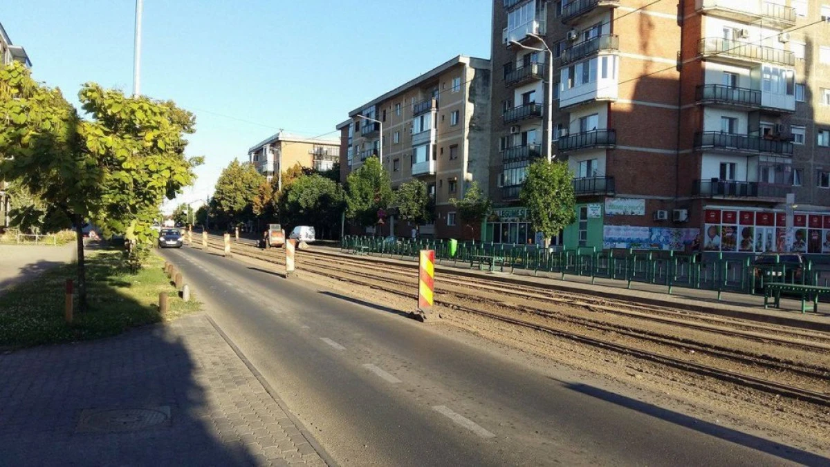 Nemulţumiri în Micălaca. Lucrările stagnează pe strada Voinicilor