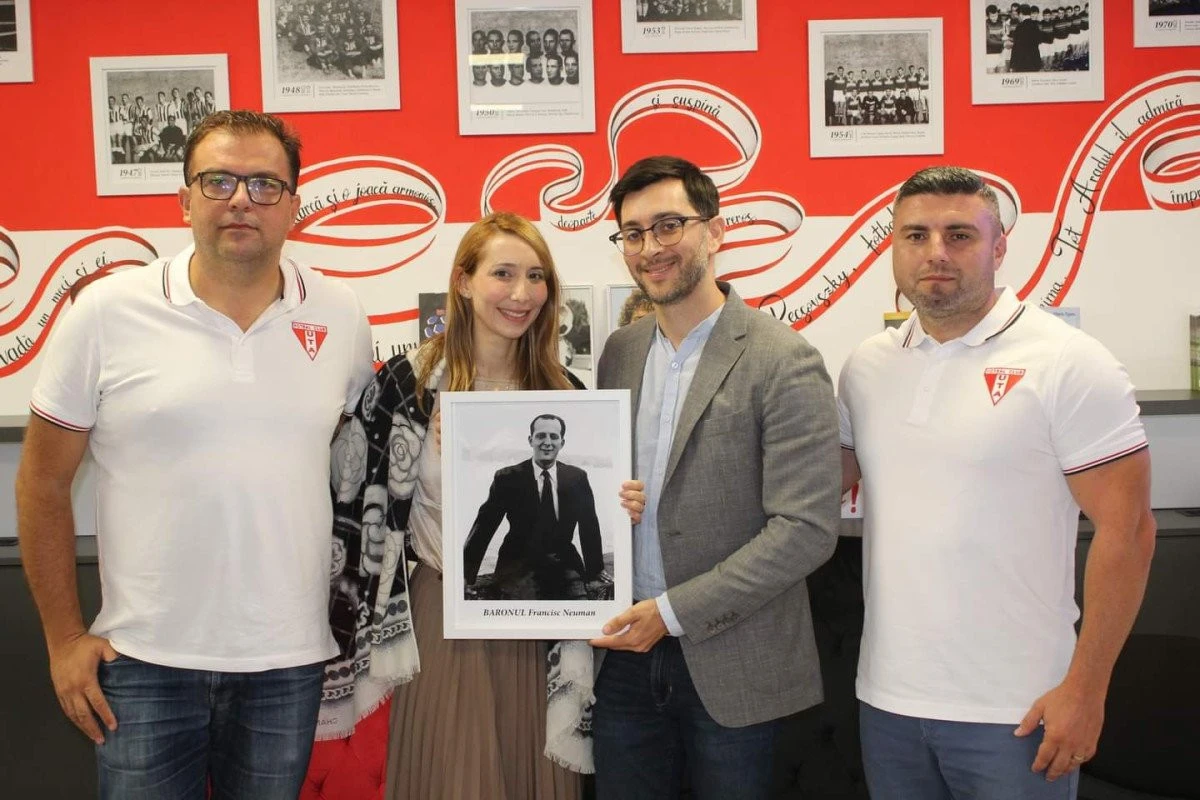 Nepoții Baronului Francisc Neuman au devenit membri ai Suporter Club UTA!