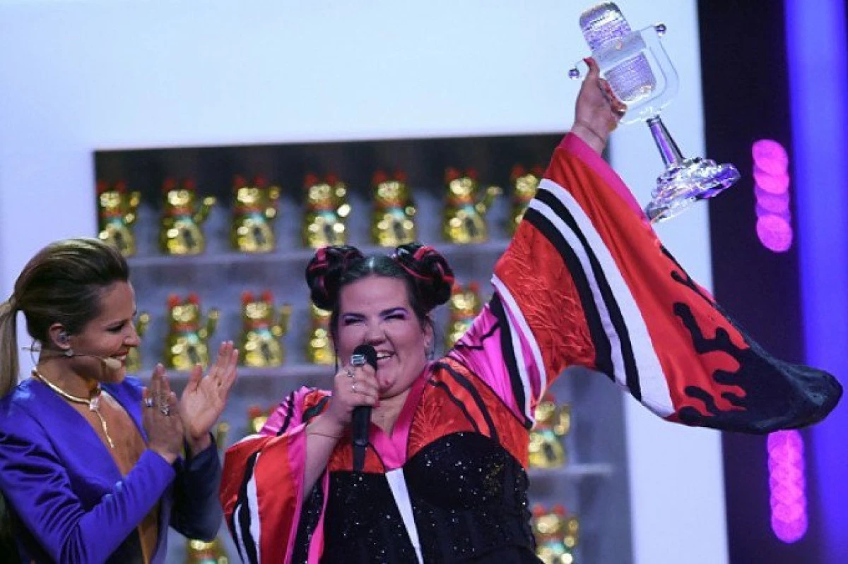 Netta Barzilai a spart trofeul, imediat după ce l-a primit