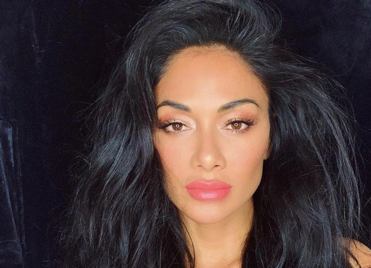 Nicole Scherzinger, ipostaze provocatoare alături de noul iubit