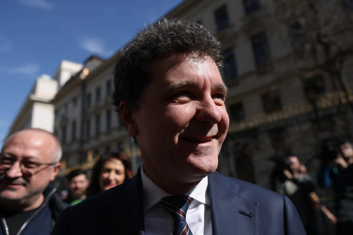 Nicușor Dan și-a depus candidatura la alegerile prezidențiale