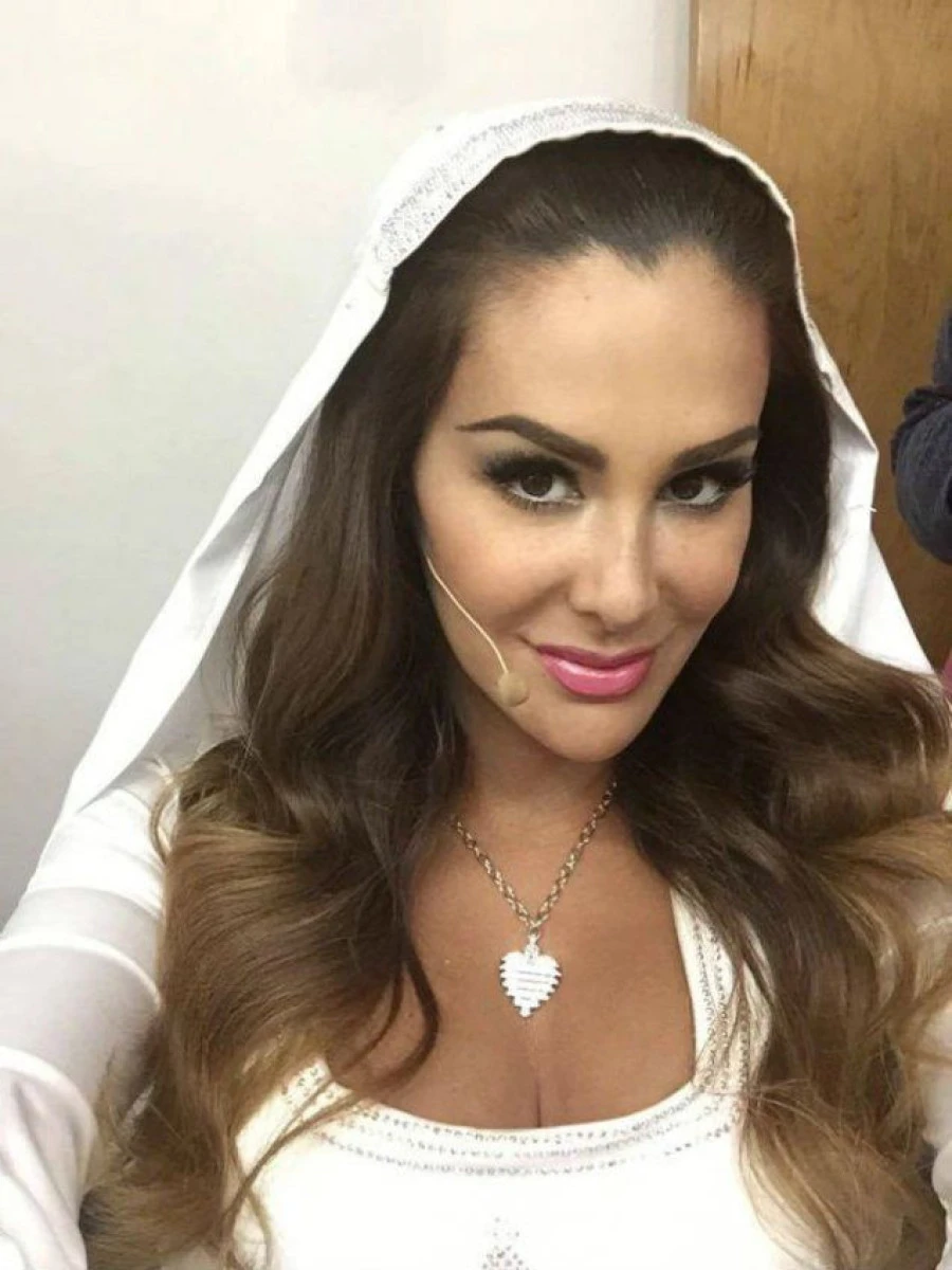NINEL CONDE, ACTRITA DE TELENOVELE A DEVENIT MAMICA PENTRU A DOUA OARA!