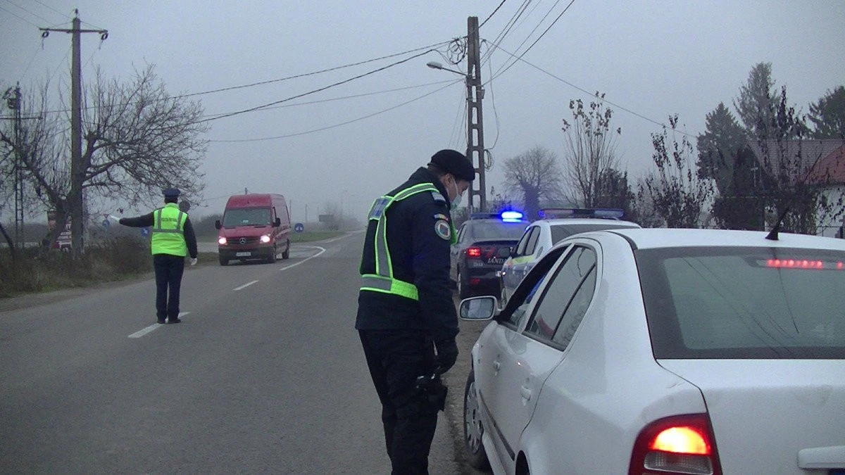 Noi acțiuni de verificare a respectării măsurilor de protecție, în Arad. 105 amenzi în 24 de ore