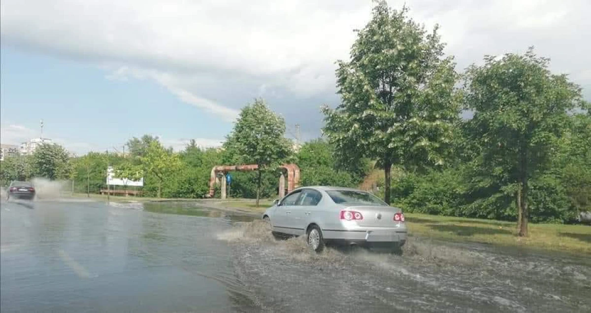 Noi inundații în zona Gemi, după o ploaie mai zdravănă. Unde-i Bibarț să facă un live?