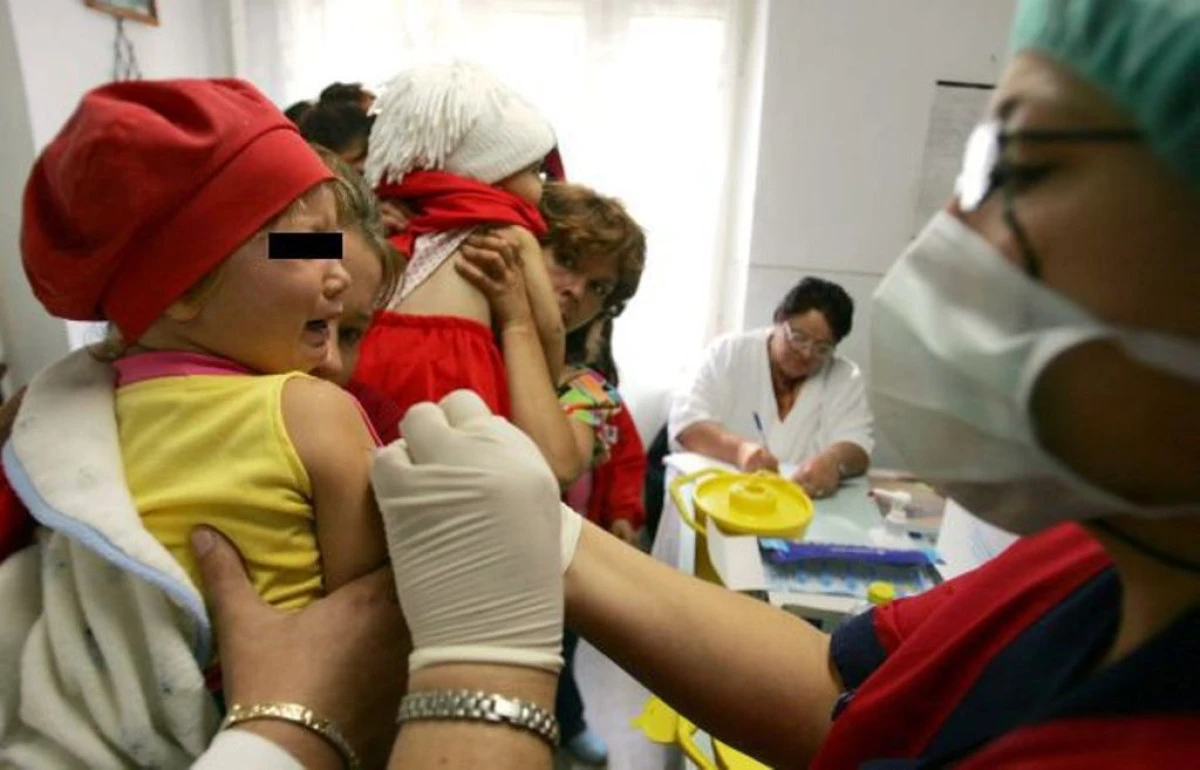 NOI REGULI IN SANATATE. COPIII, VACCINATI LA MEDICUL DE FAMILIE