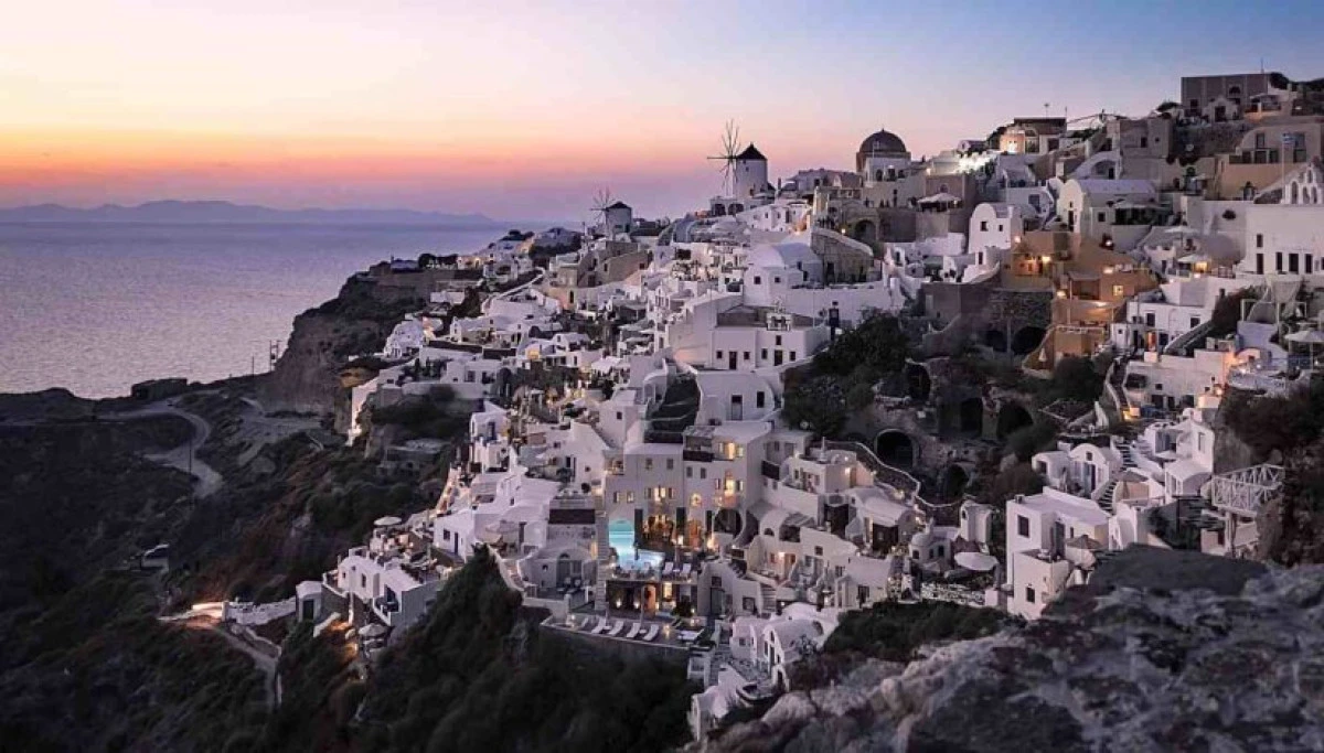 Noi seisme pe insula Santorini. Unii dintre localnici au dormit în aer liber