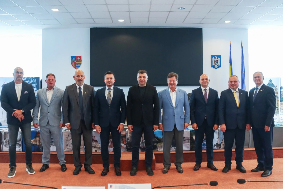 Noii consilieri județeni ai PNL Arad au depus astăzi jurământul