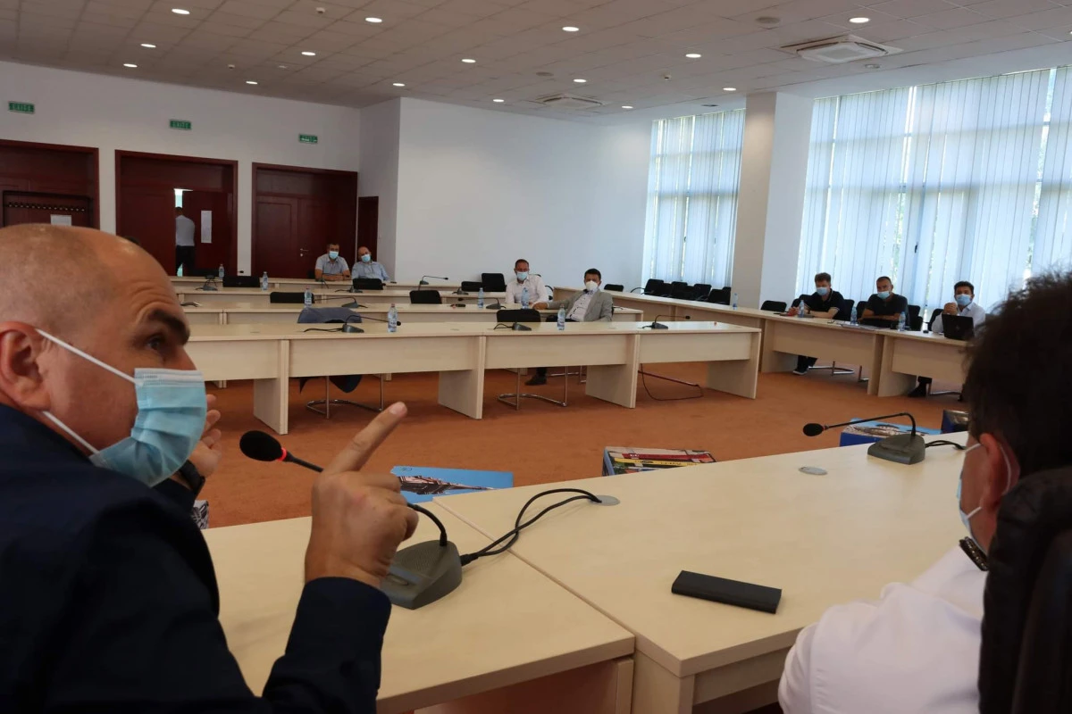 Noroc cu Bolojan, că așa am avea șansă să circulăm vreodată pe drumul expres Arad-Oradea