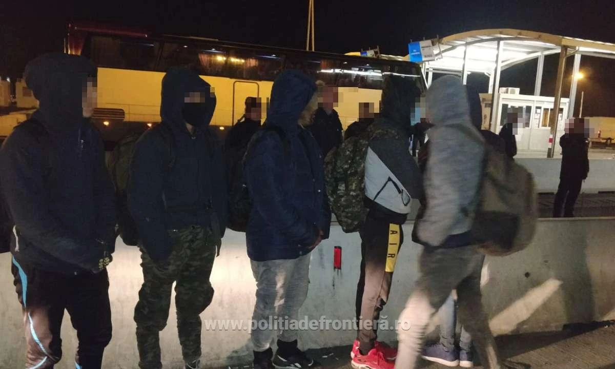 Nouă cetăţeni străini depistaţi ascunşi în două mijloace de transport, la P.T.F. Nădlac II