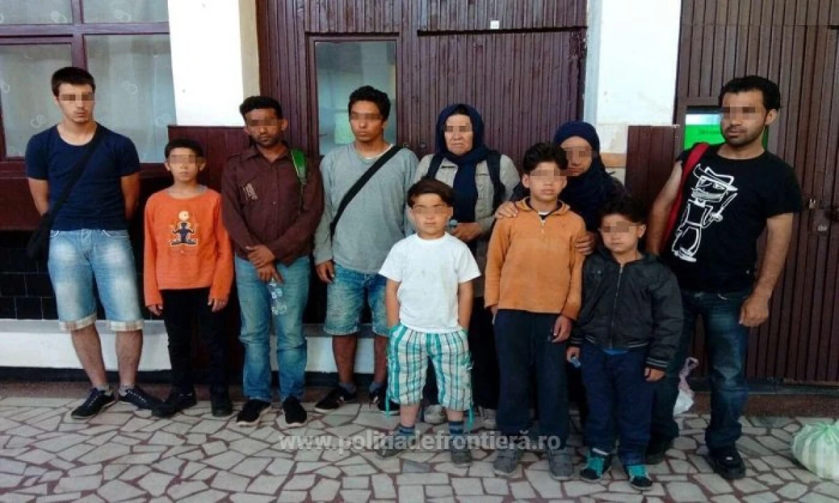 Nouă migranţi şi o călăuză, depistaţi de poliţiştii de frontieră de la Vărşand   