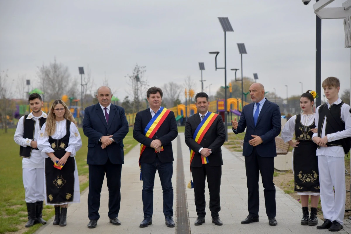 Noul parc din Pecica amenajat pe 5 hectare a fost inaugurat astăzi! (FOTO + VIDEO)