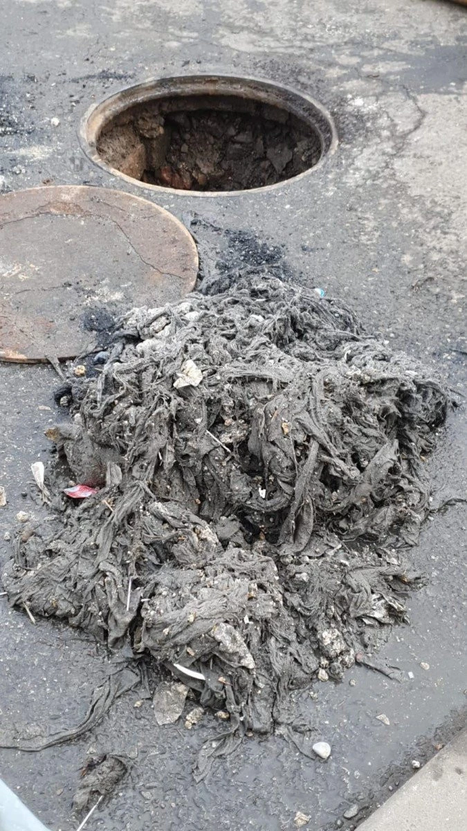 Nu aruncați șervețelele umede în toaletă!
