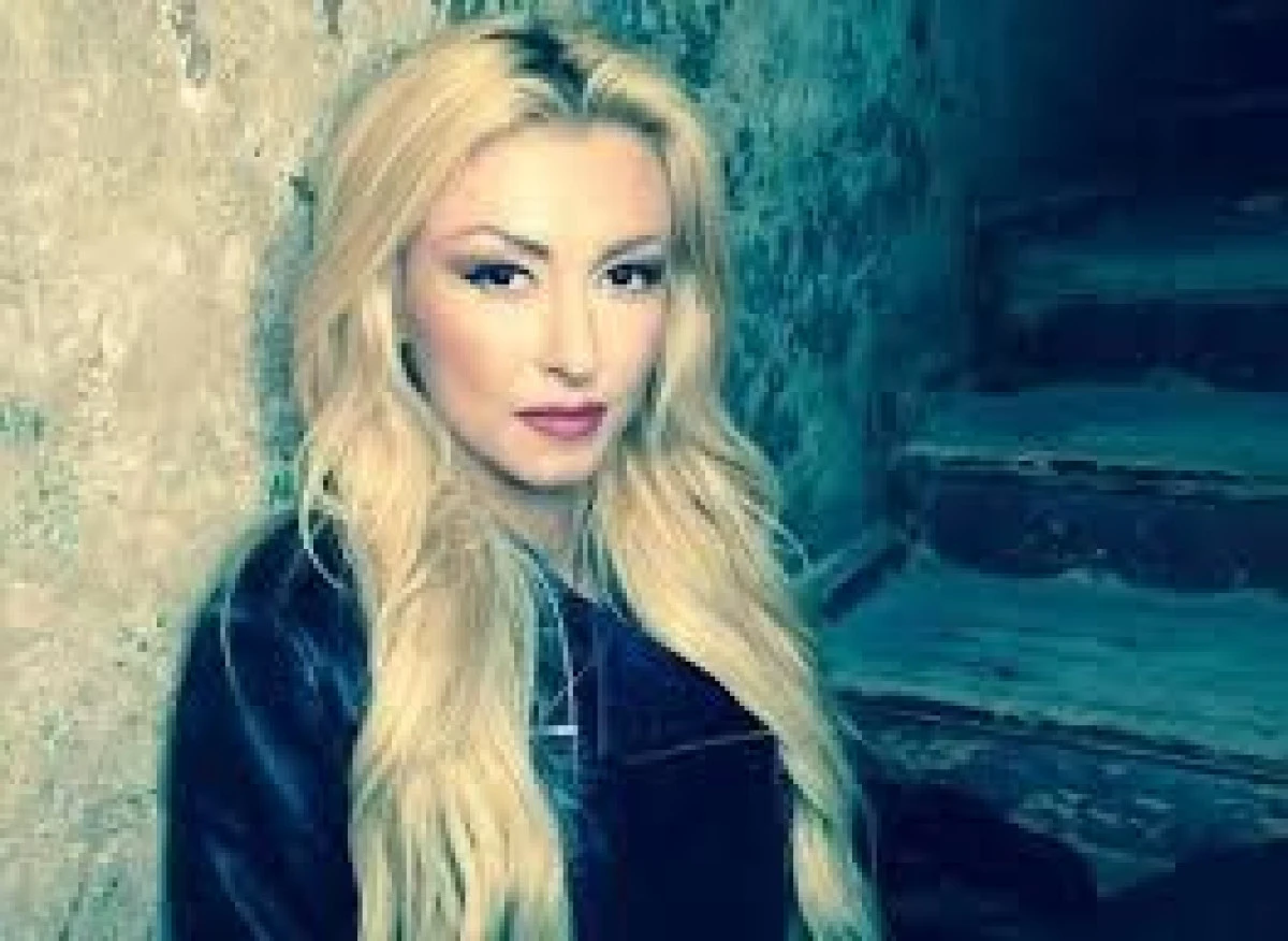 NU E NICI MICHAEL, NICI KEO! CU CINE PETRECE ANDREEA BALAN DE SFANTUL ANDREI
