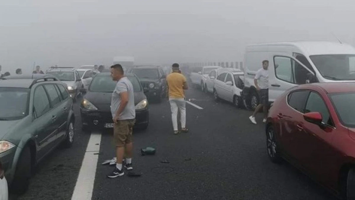 Numai puțin de 12 mașini, implicate într-un carambol pe DN15