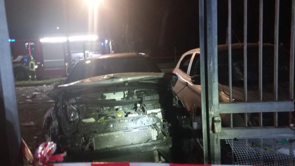 O bombă a distrus mașina unui cunoscut jurnalist de investigație italian