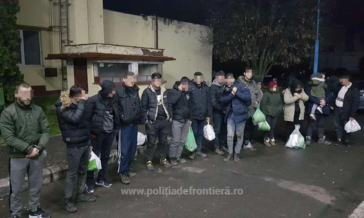 O călăuză sârbă și douăzeci şi unu de cetăţeni din Irak și Tunisia, prinși la frontiera cu Ungaria   