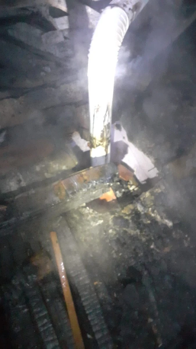 O casă din Aldești a luat foc din cauza unui burlan neizolat
