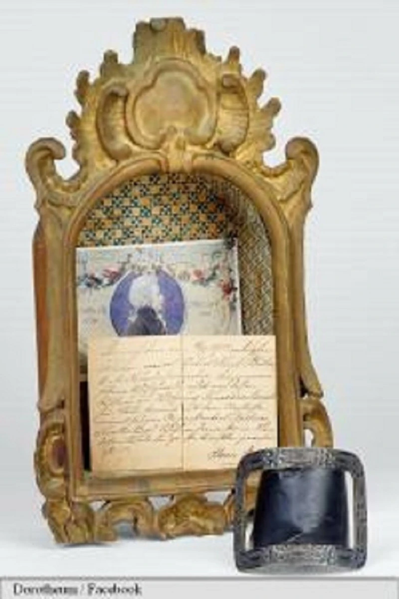 O cataramă de pantof care i-a aparținut lui Mozart, vândută cu 12.500 de euro