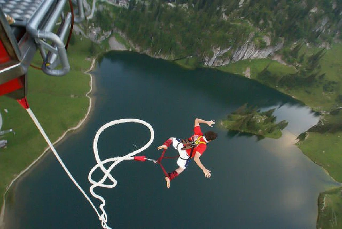 O engleză prost vorbită a ucis o adolescentă care a vrut să facă bungee jumping