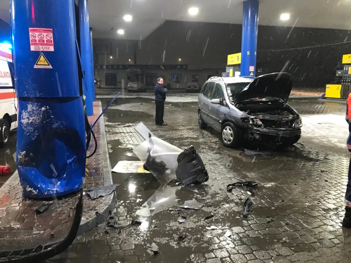 O femeie beată la volan a reuşit „performanţa" să facă accident în peco