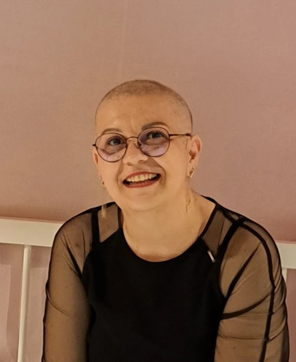 O femeie din Arad, bolnavă de cancer, cere sprijin pentru a continua tratamentul și pentru a ajuta alți pacienți