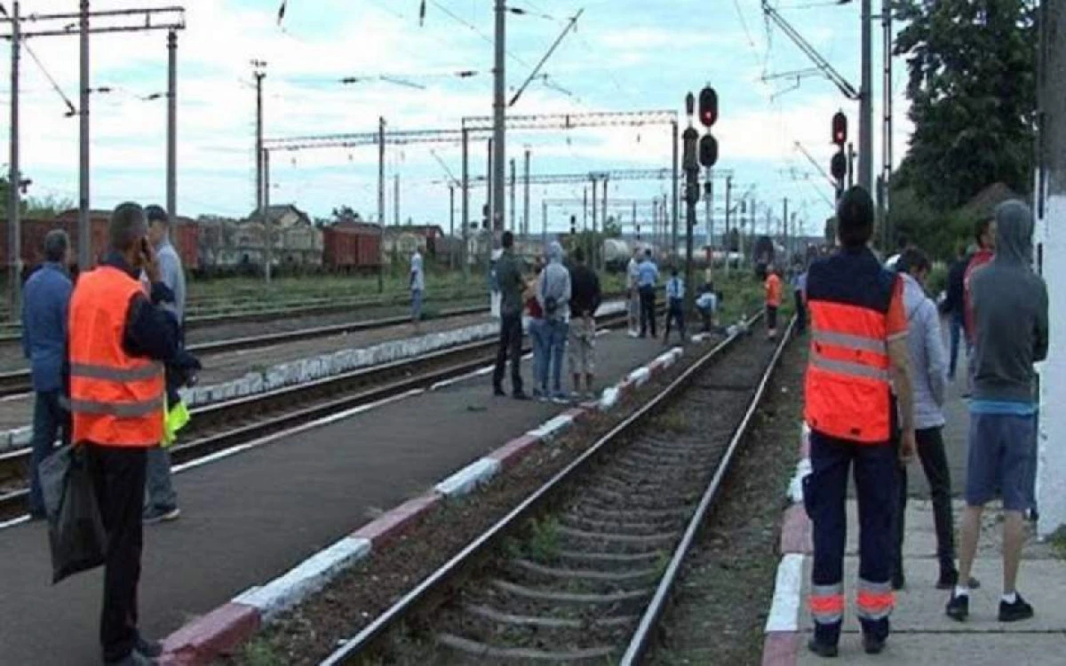 O fetiță de 8 ani a fost spulberată de tren, în vestul țării