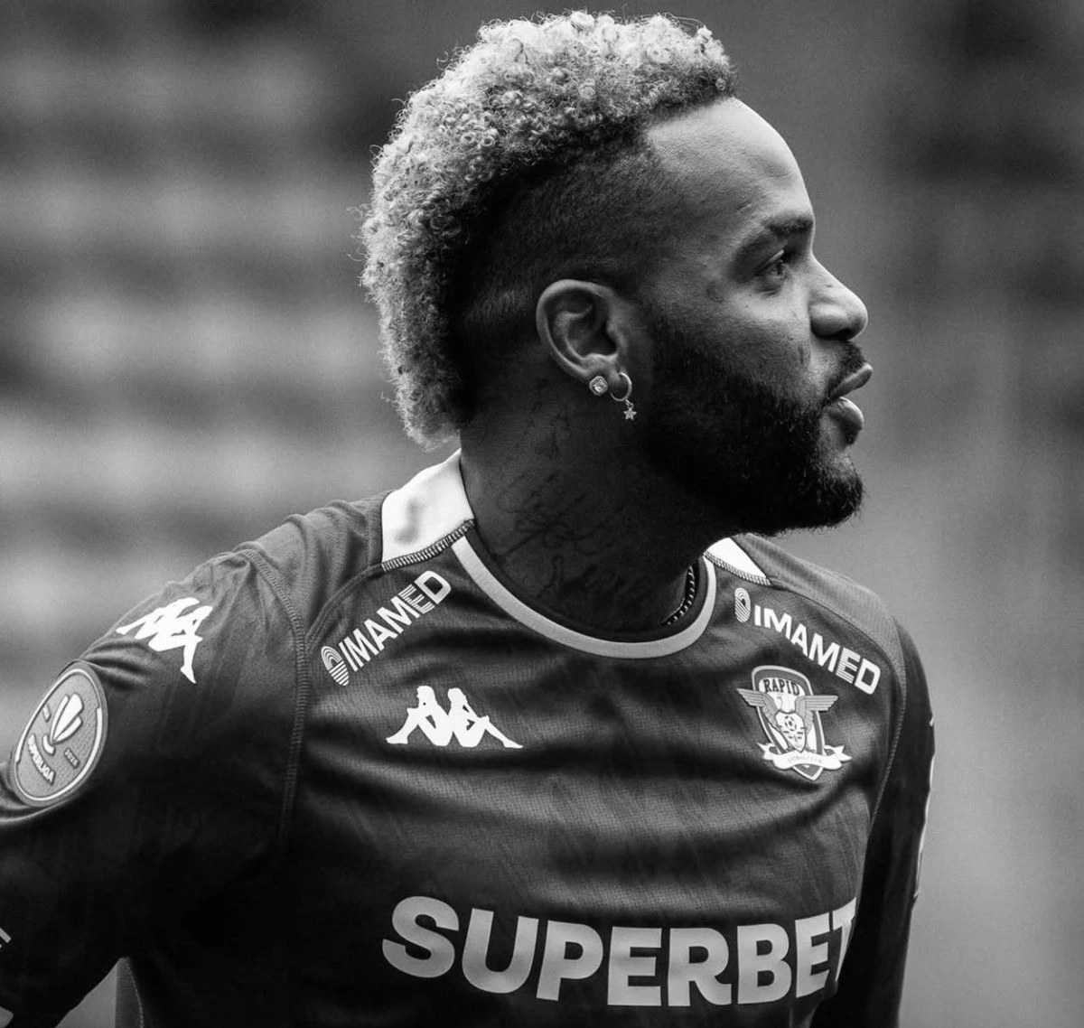 O fostă vedetă din SuperLiga a murit tragic în China! Boupendza a căzut de la etajul 11 al unui bloc