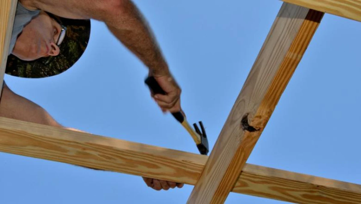 O grupare de escroci, falși constructori, face victime în toată țara