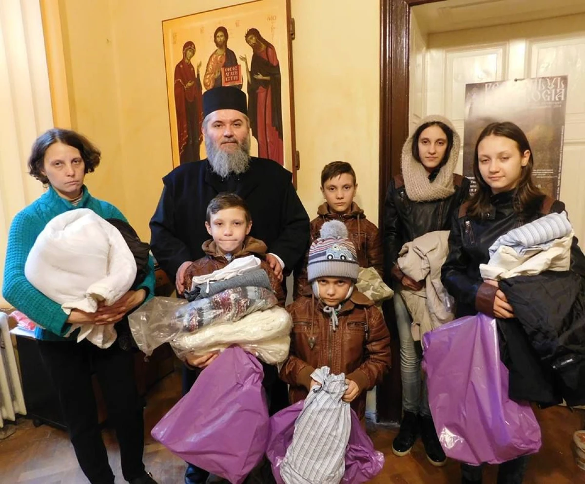 ”O INIMĂ CARE VEDE” - DARURI PENTRU COPIII DEFAVORIZAȚI DIN ARAD