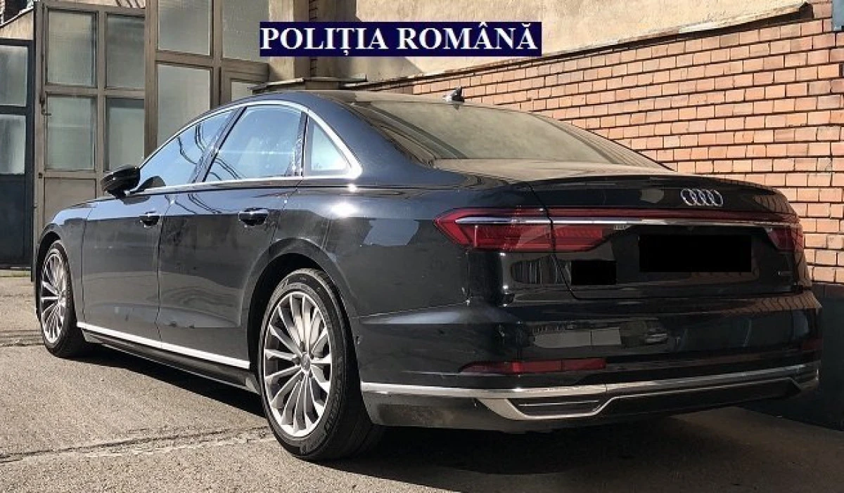 O limuzină de lux, căutată de autoritățile din Marea Britanie, a fost găsită la Vinga