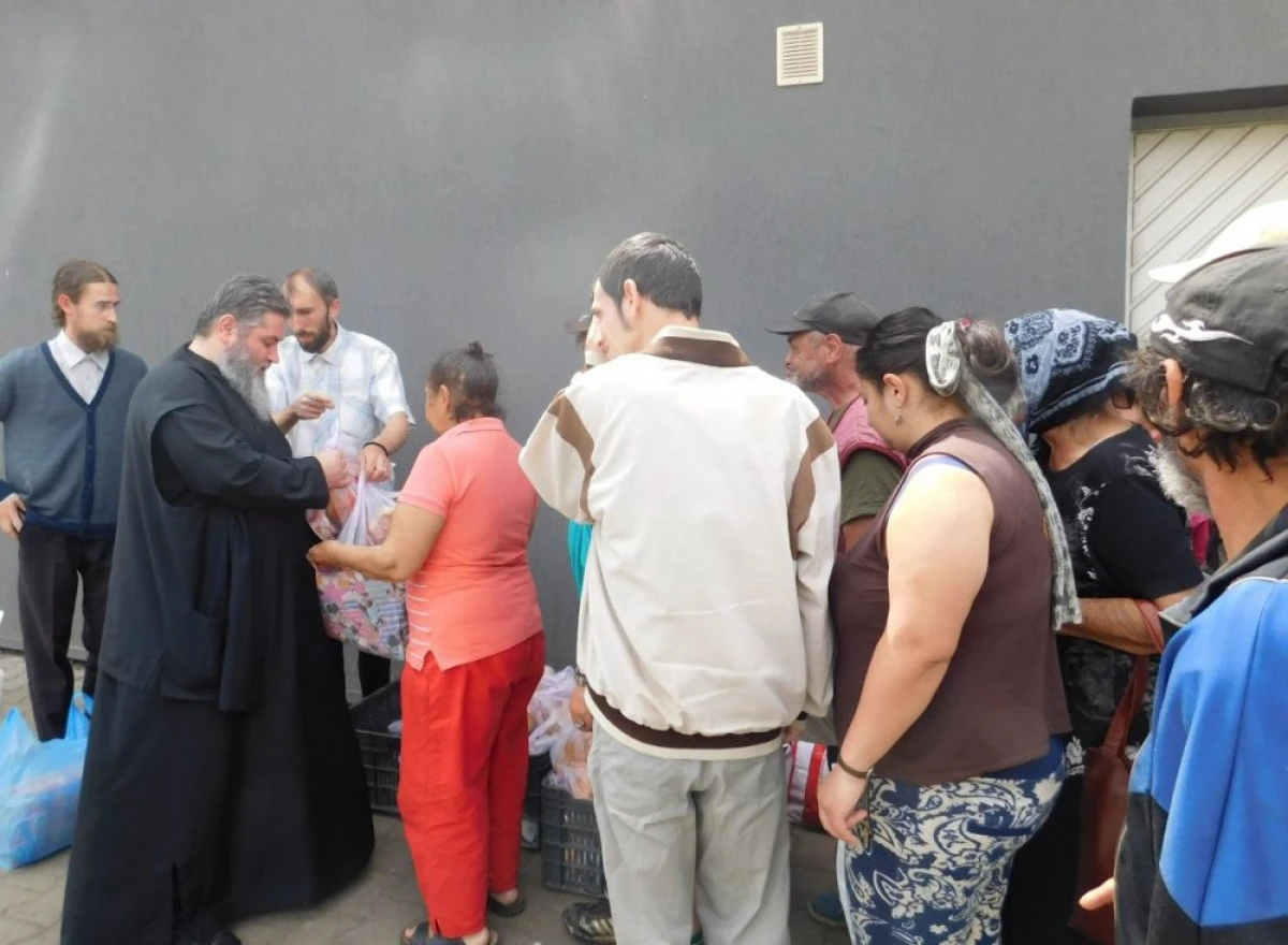 O MÂNĂ DE AJUTOR, ÎNTINSĂ FAMILIILOR NEVOIAȘE DIN ARAD