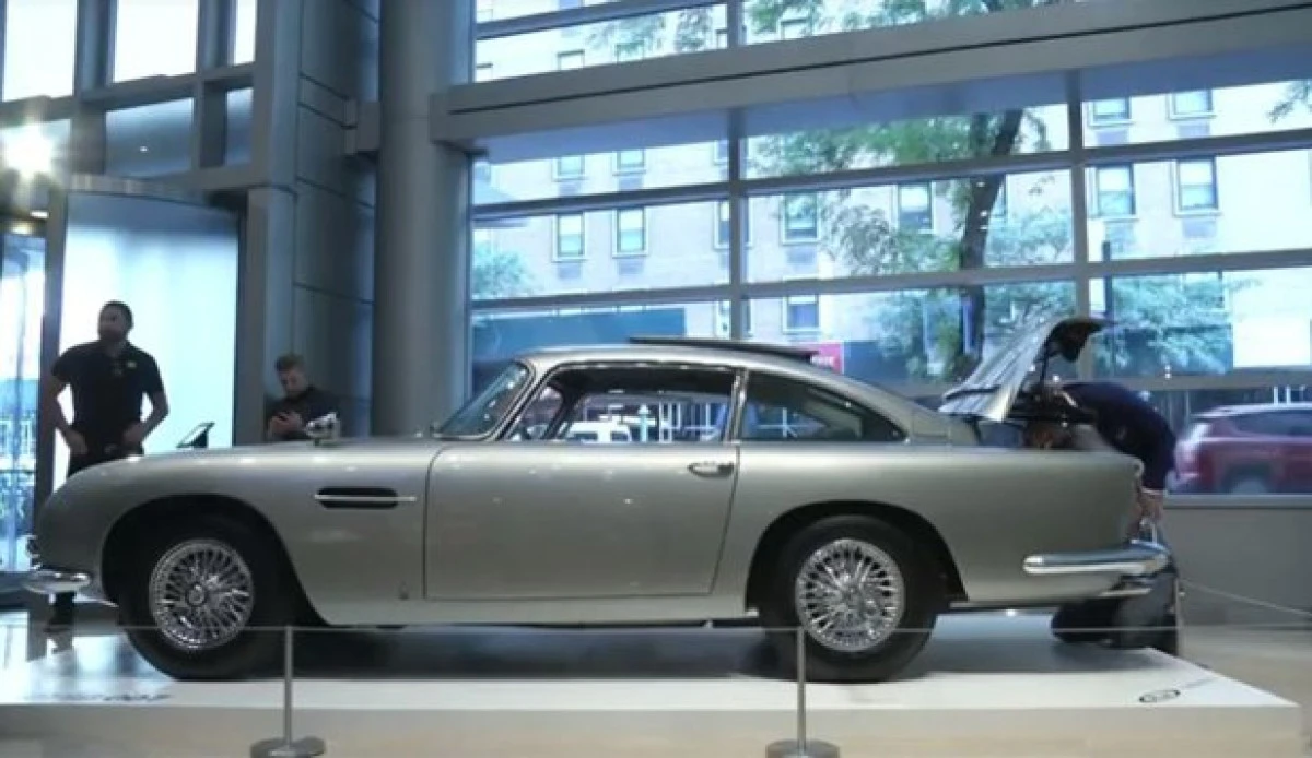 O maşină din filmele cu James Bond, vândută pentru pentru o sumă uriaşă