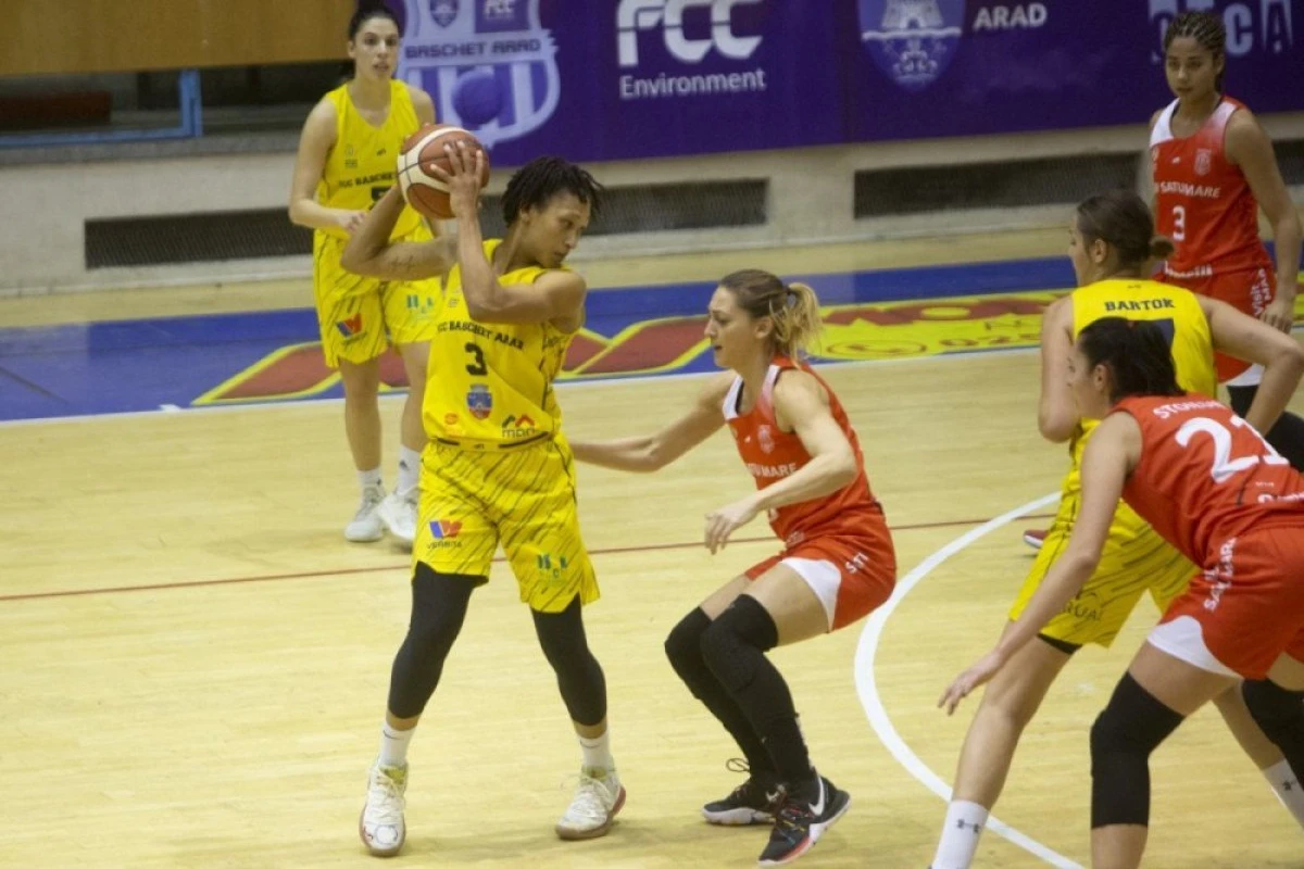 O nouă victorie arădeană în derby-ul clasic de sub coş