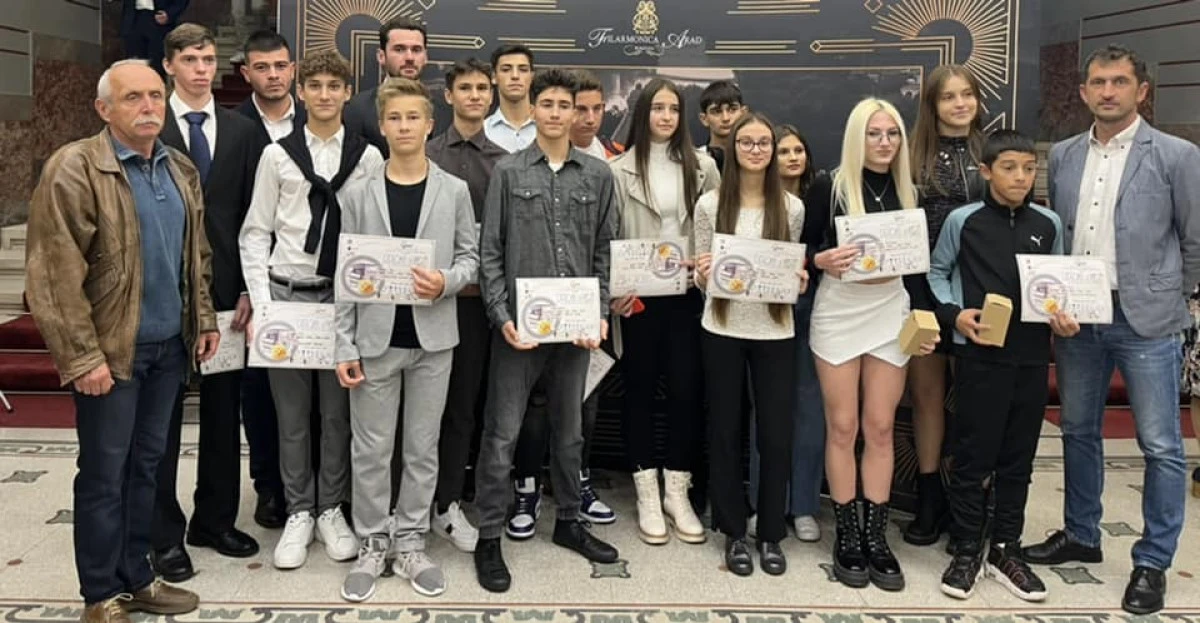 O parte din medaliații de la CSȘ Gloria au fost premiați în cadrul Balului Comunității Arădene