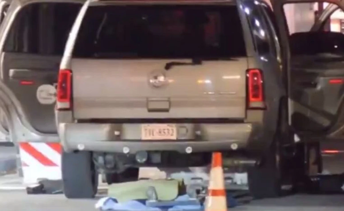 O persoană a fost arestată după ce a intrat cu un vehicul în gardul Casei Albe