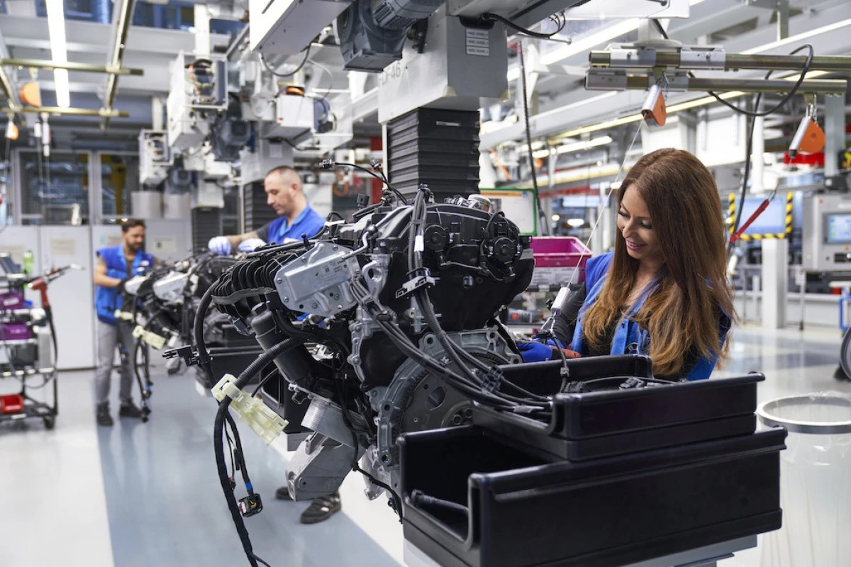 O reţea de furnizori BMW caută teren pentru spaţii de producţie în Oradea şi Arad