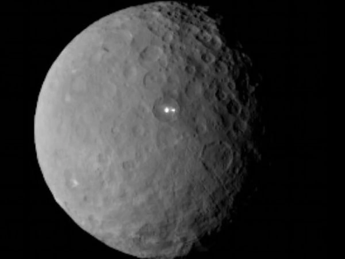 O SONDA SPATIALA AMERICANA A TRANSMIS URMATOARELE IMAGINI CATRE NASA. SPECIALISTII CAUTA ACUM O EXPLICATIE PENTRU ELE