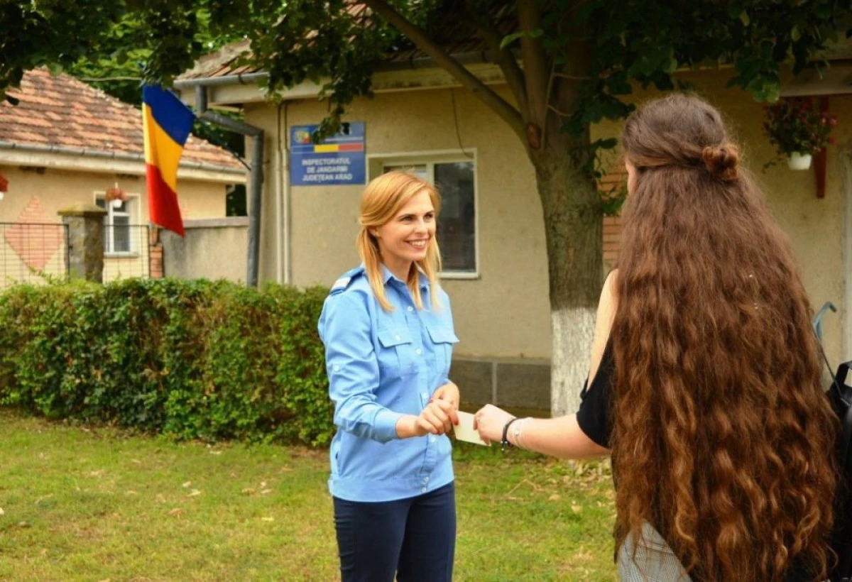 O tânără din Maramureș și-a recuperat buletinul cu ajutorul jandarmilor arădeni