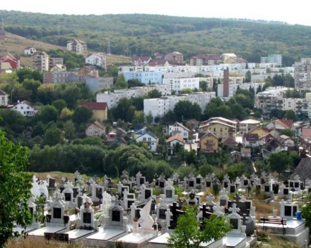 OBLIGATI SA-SI MUTE MORTII, DUPA UN PROCES PIERDUT DE PRIMARIE