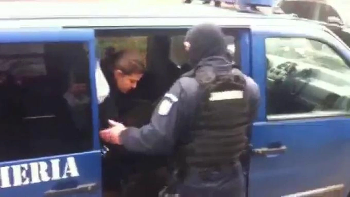 Octogenar din Arad, prădat de două femei chiar în locuința acestuia
