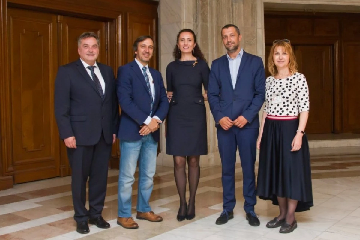 OMS susține proiectele senatorului USR Adrian Wiener