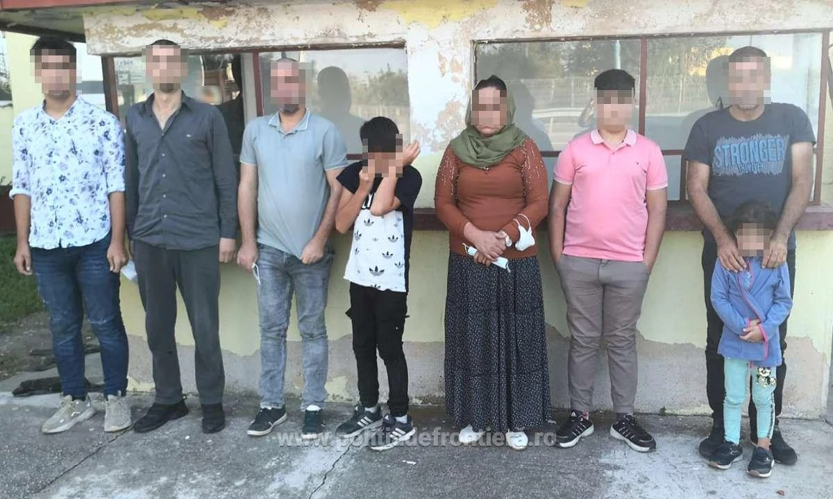 Opt cetăţeni din Turcia, depistaţi în apropierea frontierei cu Ungaria