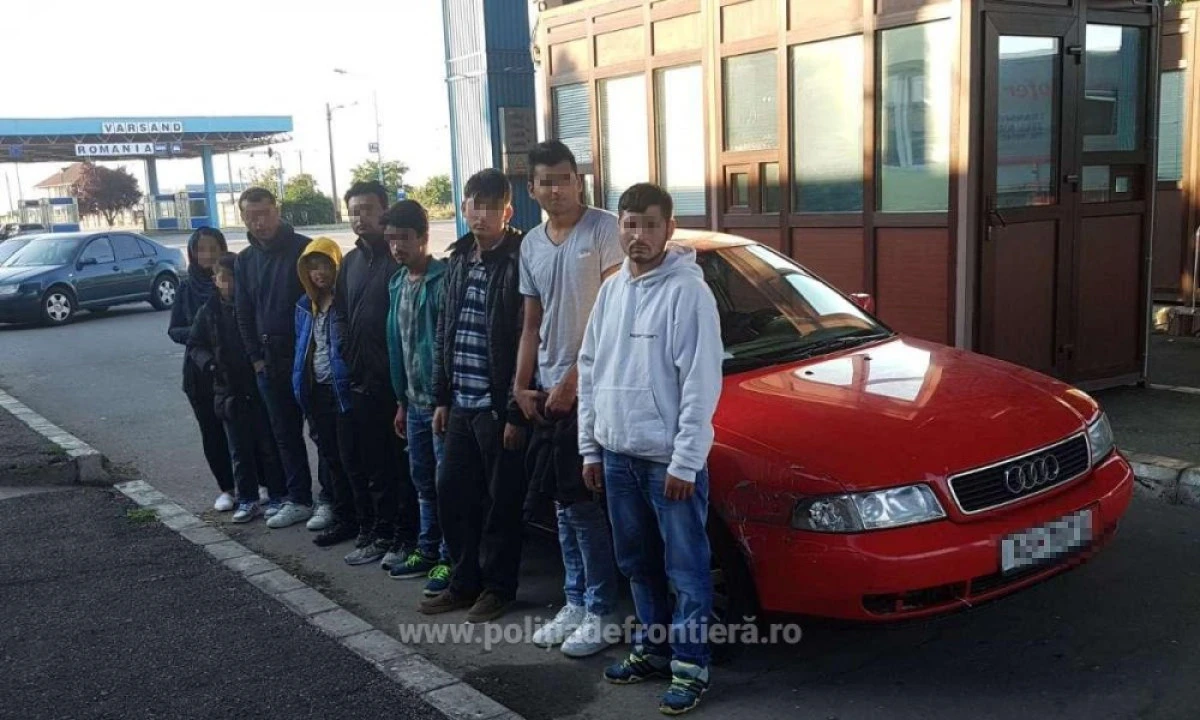 Opt migranţi înghesuiți intr-un autoturism, depistaţi de poliţiştii de frontieră