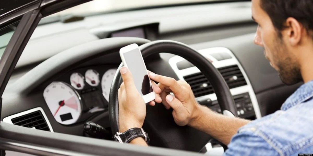 Orașul în care folosirea smartphone-ului se pedepsește cu închisoarea