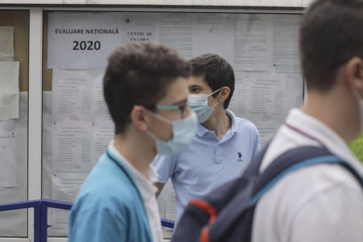 Organizare de toată jena: proba la limba română de la Evaluarea Națională se repetă miercuri pentru unii elevi